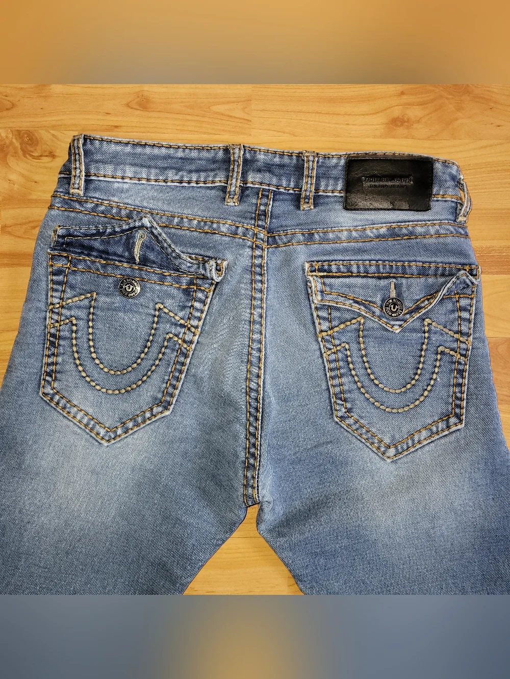True Religion Straight Leg Jeans, Light Blue Wash, Made in USA, Women's Size 32 - Picture 5 of 9